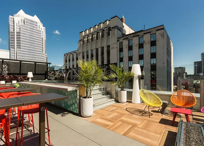 Renaissance Montreal Downtown Hotel