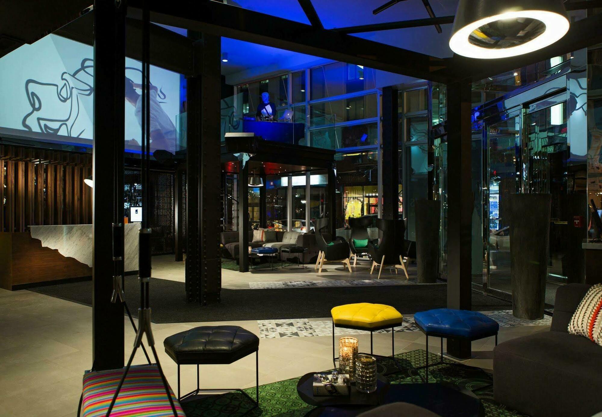Hotel Renaissance Centre-ville 4*