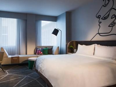Hotel Renaissance Downtown 4*